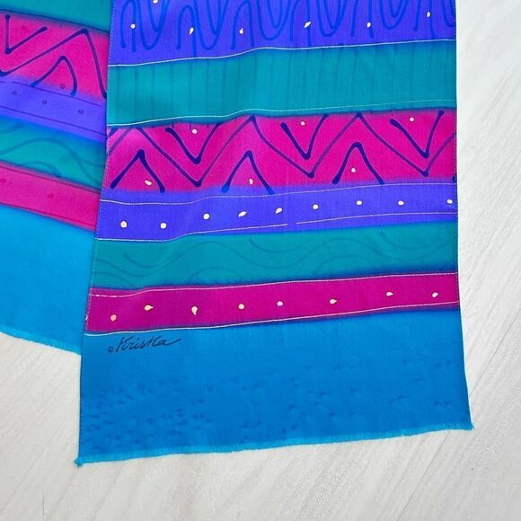 Vintage hand painted silk jewel tones rectangular scarf signed - Picture 3 of 6